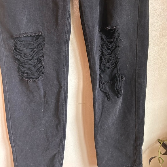 Cross Over Destroy High Rise Jeans - Picture 7 of 9